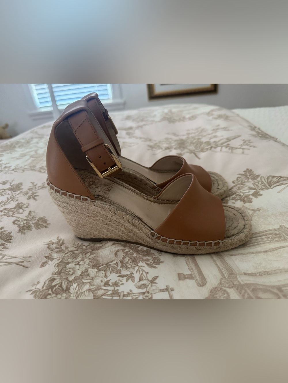 Vince Camuto Leera
Espadrille Wedge Sandal Tan
Leather Size 6.5
